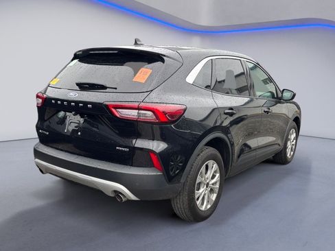 Used 2023 Ford Escape Active w/ Tech Pack #1 AWD/4WD image 3