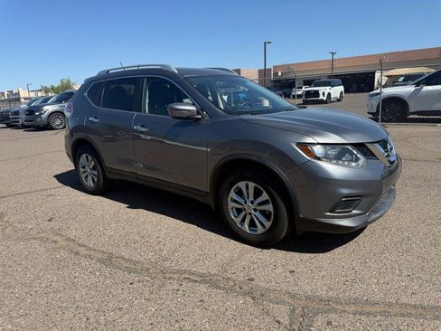 Used 2016 Nissan Rogue SV FWD image 3