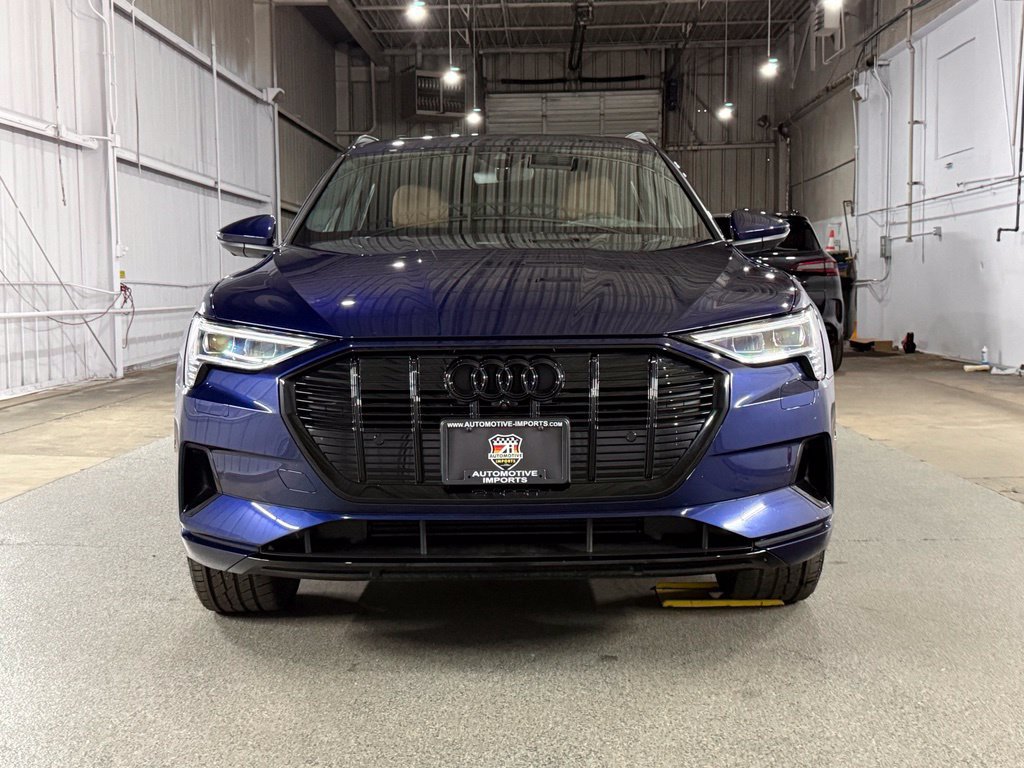 Used 2022 Audi e-tron Premium AWD/4WD image 3