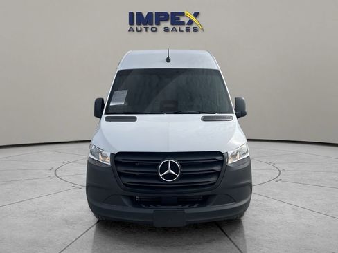 Used 2025 Mercedes-Benz Sprinter 2500 image 8