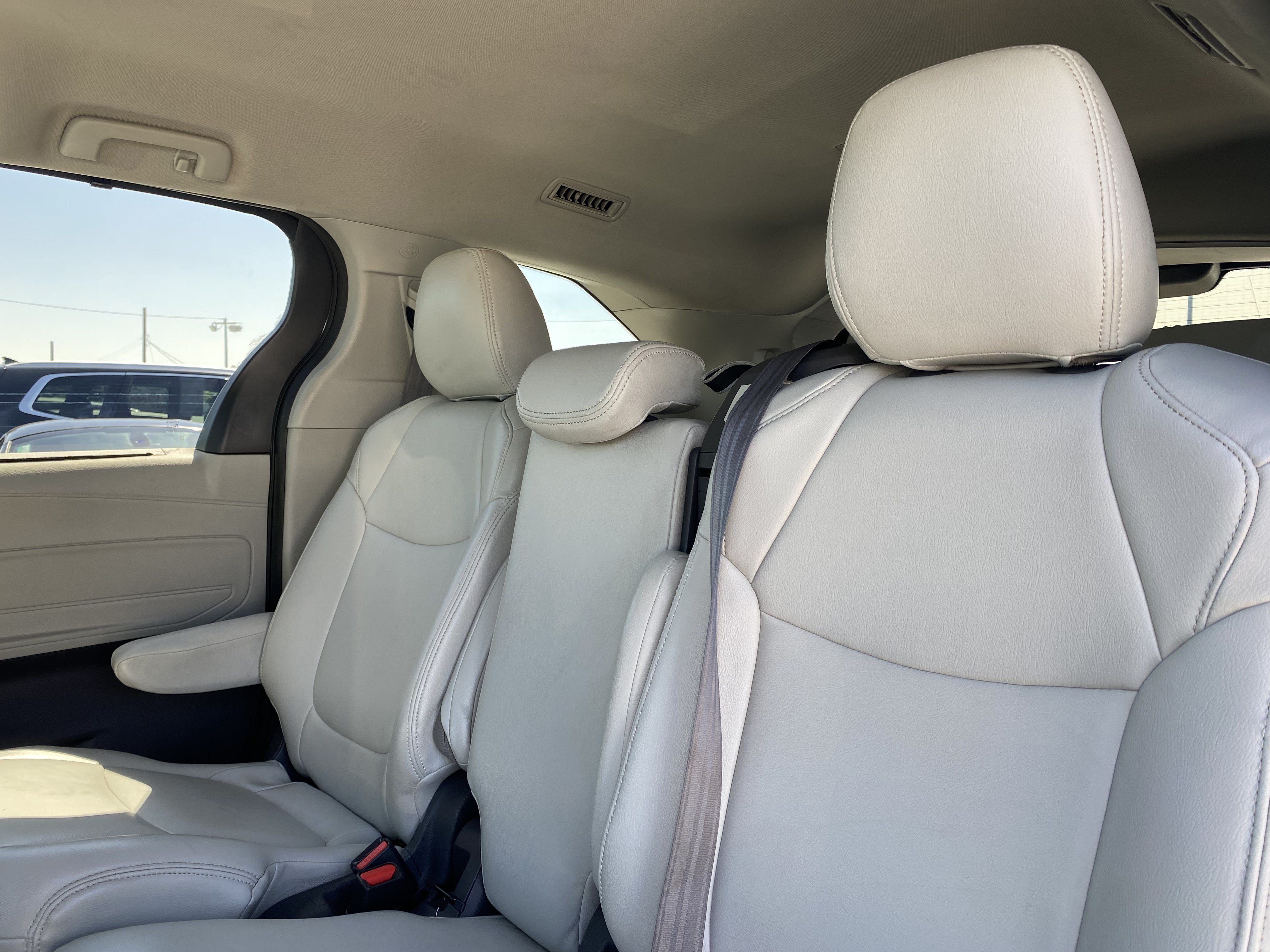 Used 2021 Toyota Sienna LE FWD image 20