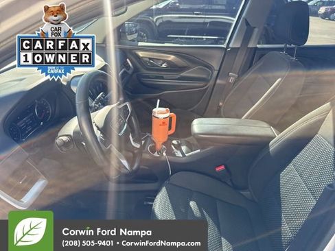 Used 2023 GMC Terrain SLE w/ Driver Convenience Package image 10