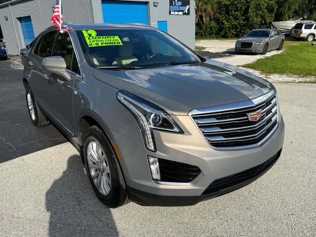Used 2019 Cadillac XT5 FWD image 1