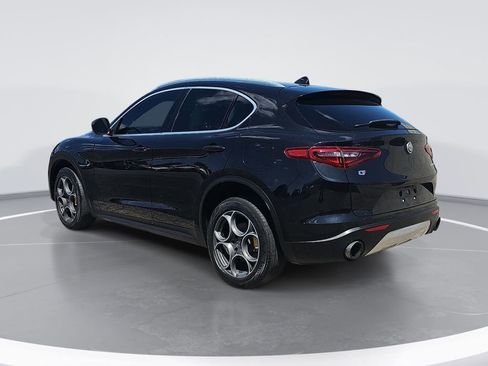 Used 2018 Alfa Romeo Stelvio AWD image 6