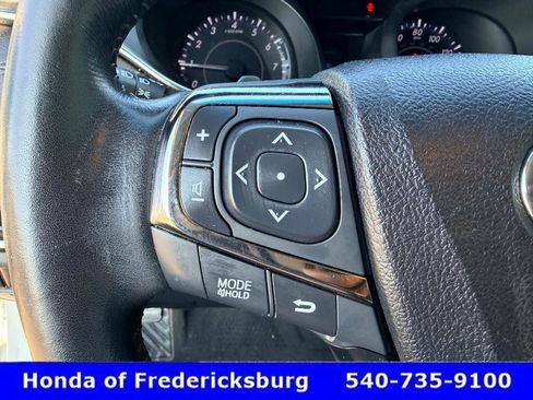 Used 2016 Toyota Avalon Limited image 28