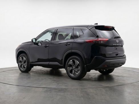 Used 2025 Nissan Rogue SV FWD image 6