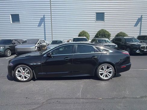 Used 2019 Jaguar XJ R-Sport AWD/4WD image 2