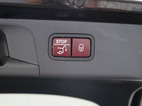 Used 2018 Mercedes-Benz GLC 300 image 36