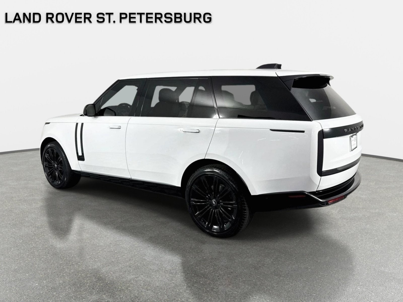 Used 2024 Land Rover Range Rover Long Wheelbase SE AWD/4WD image 7