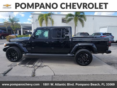 Used 2023 Jeep Gladiator Overland image 6