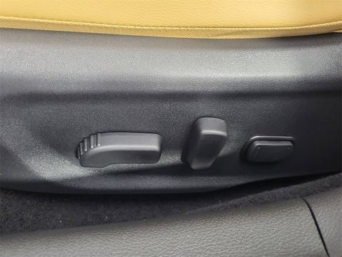 New 2025 Nissan Sentra SV w/ SV Premium Package image 12