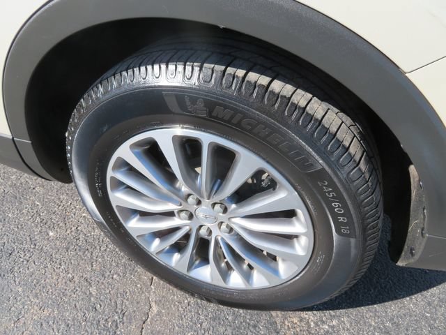 Used 2016 Lincoln MKX Select w/ Select Plus Package FWD image 10