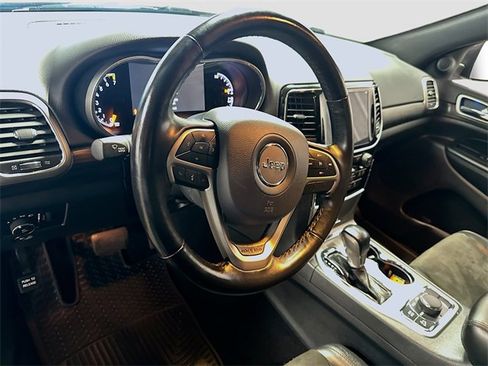 Used 2020 Jeep Grand Cherokee Altitude image 16