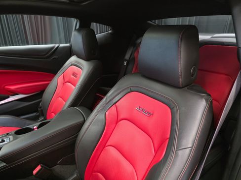 Used 2016 Chevrolet Camaro SS RWD image 19
