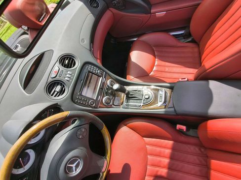 Used 2009 Mercedes-Benz SL 550 image 32