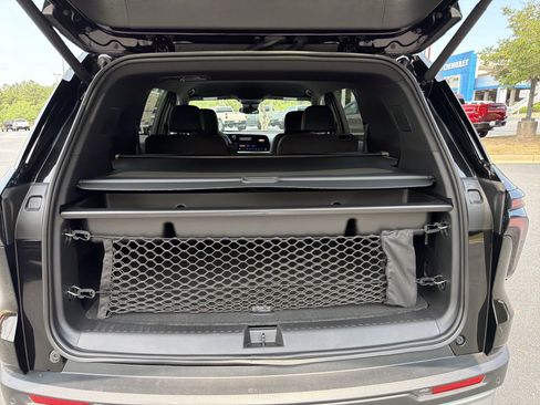 New 2026 Chevrolet Traverse LT w/ LPO, Cargo Package FWD image 18