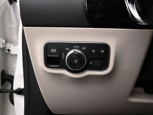 Certified 2025 Mercedes-Benz GLA 250 4MATIC image 18