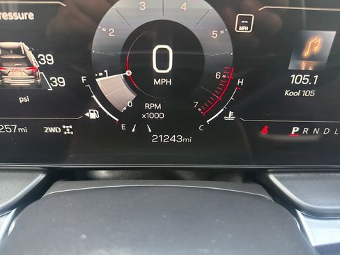 Used 2025 GMC Terrain Elevation image 16