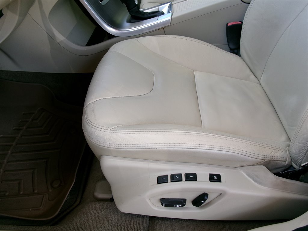 Used 2013 Volvo XC60 3.2 FWD image 13