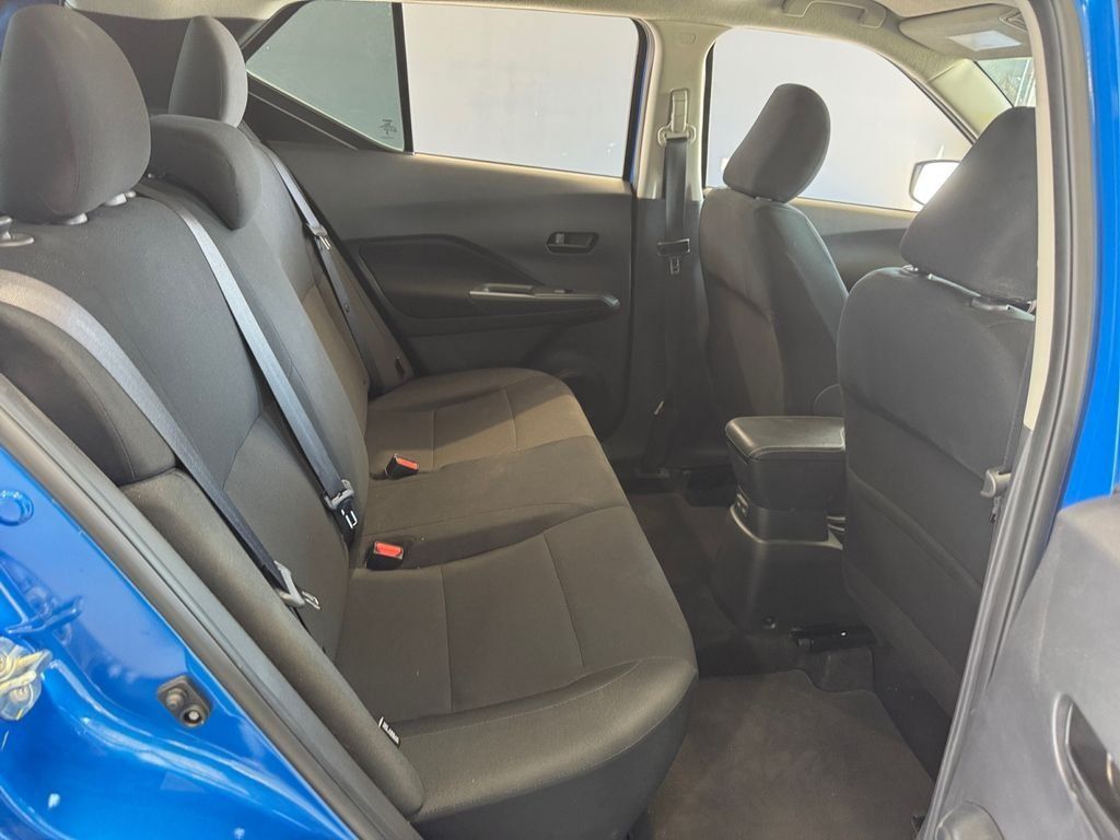 Used 2025 Nissan Kicks Play S FWD image 17