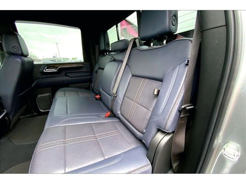 Used 2024 Chevrolet Silverado 3500 High Country w/ Technology Package image 28