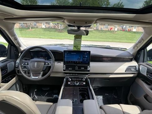 Used 2022 Lincoln Navigator L Reserve AWD/4WD image 25
