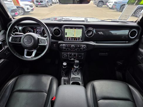 Used 2021 Jeep Wrangler Unlimited Sahara AWD/4WD image 11