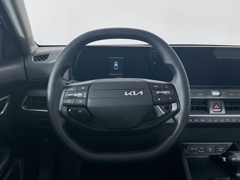 Used 2025 Kia K4 LXS image 18