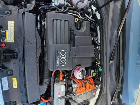 Used 2016 Audi A3 e-tron Premium Plus w/ Premium Plus Package FWD image 40