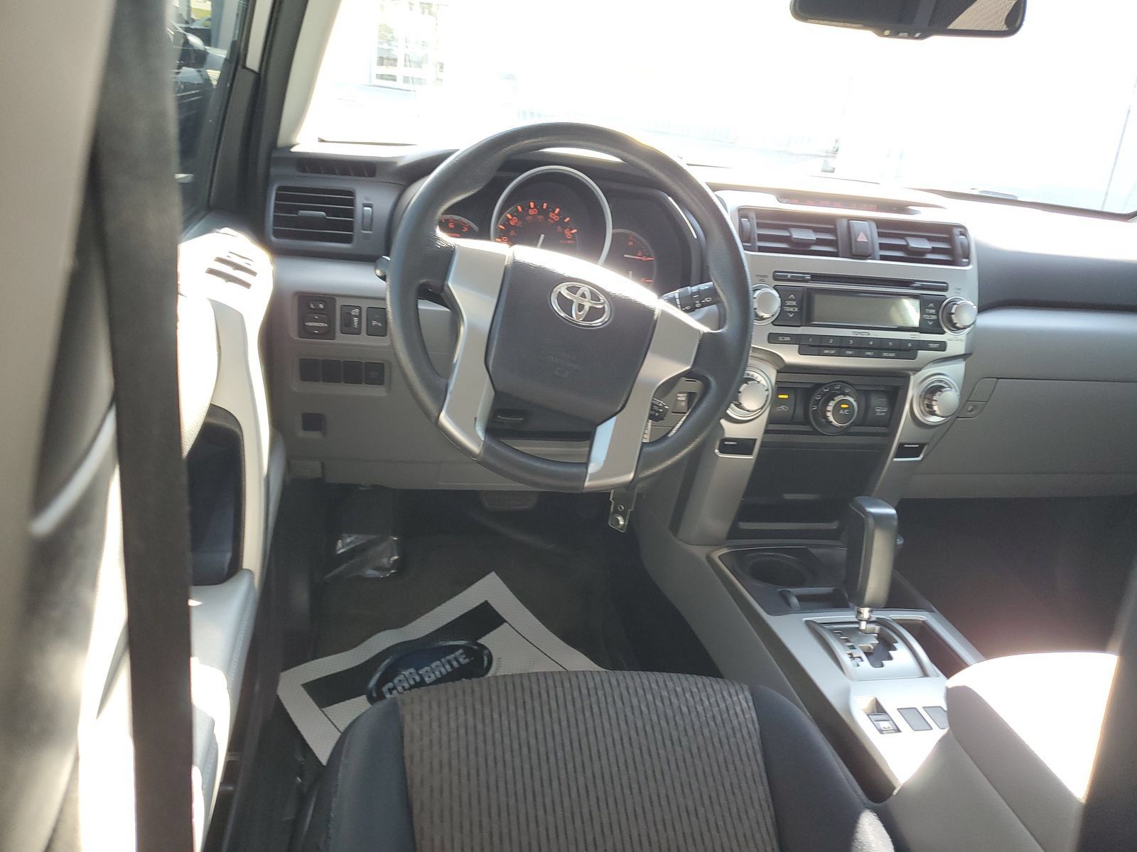 Used 2010 Toyota 4Runner SR5 AWD/4WD image 10