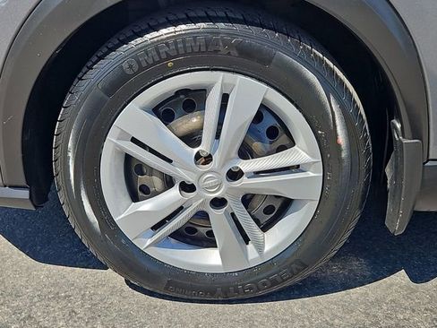 Used 2023 Nissan Kicks S image 10