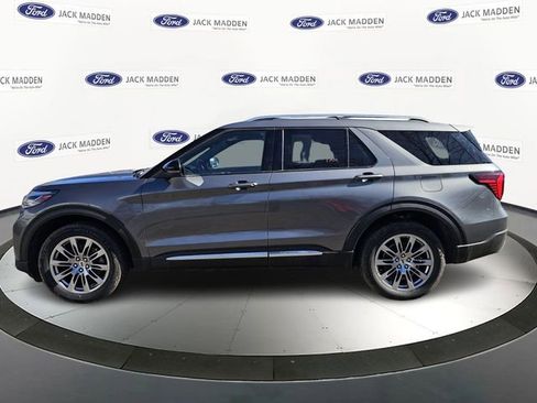Certified 2025 Ford Explorer Platinum AWD/4WD image 2