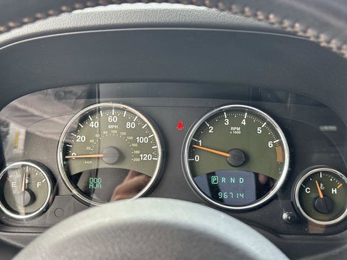 Used 2011 Jeep Patriot 70th Anniversary image 25