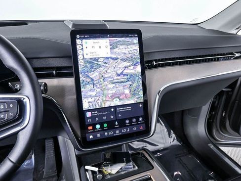 Certified 2025 Volvo EX90 Plus AWD/4WD image 15