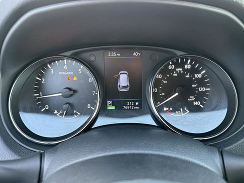 Used 2019 Nissan Rogue SL w/ Premium Package image 10