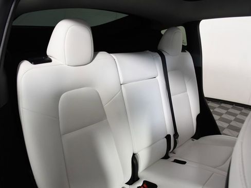 Used 2023 Tesla Model Y Long Range image 23