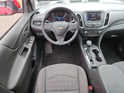 Used 2023 Chevrolet Equinox LT AWD/4WD image 11