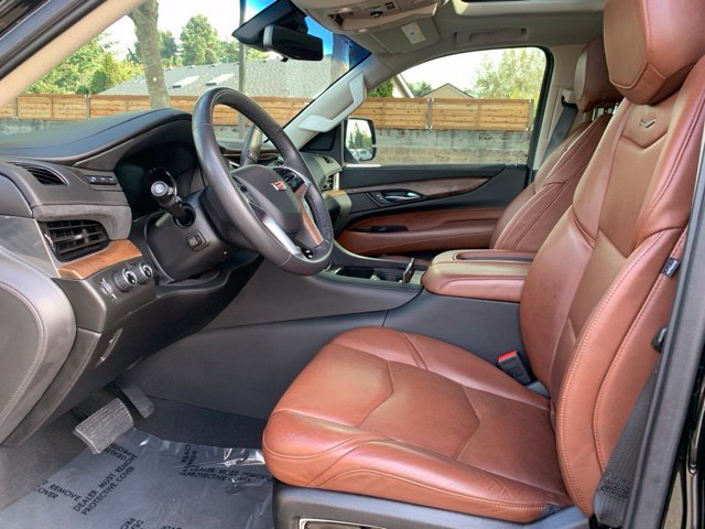 Used 2019 Cadillac Escalade Premium Luxury w/ Escalade Sport Edition AWD/4WD image 14