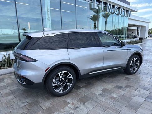 Certified 2025 Lincoln Nautilus Premier AWD/4WD image 2