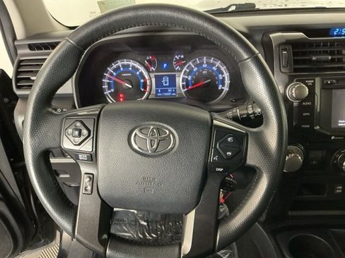 Used 2018 Toyota 4Runner TRD Off-Road Premium image 15