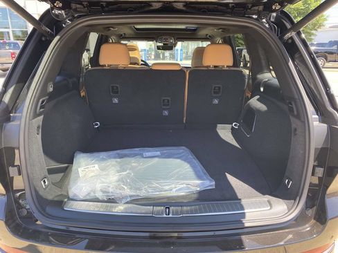 New 2026 Jeep Grand Cherokee Summit w/ Obsidian Package AWD/4WD image 9