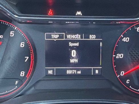 Used 2021 Chevrolet TrailBlazer RS w/ Sun and Liftgate Package FWD image 28