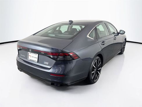 Used 2025 Honda Accord Touring image 12
