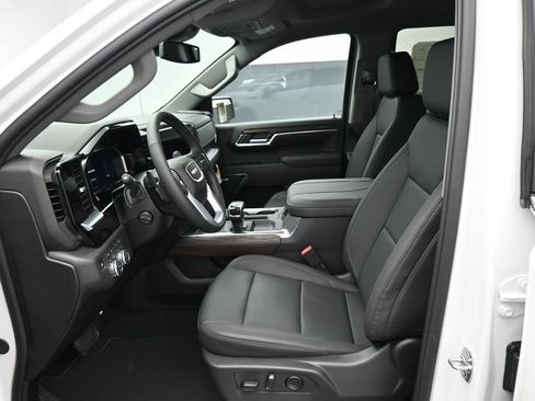 New 2026 GMC Sierra 1500 SLT w/ SLT Convenience Package image 9