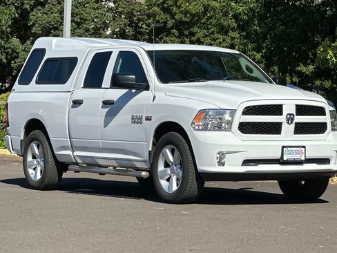 Used 2015 RAM 1500 Express AWD/4WD image 9