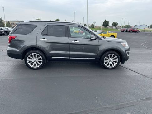 Used 2016 Ford Explorer Limited w/ Equipment Group 303A AWD/4WD image 5