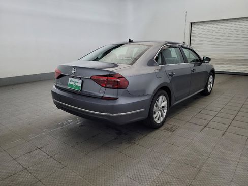 Used 2018 Volkswagen Passat 2.0T SE FWD image 9