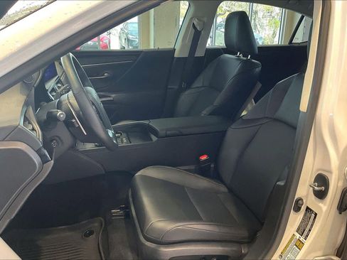 Used 2025 Lexus ES 300h F Sport w/ Accessory Package (Z1) FWD image 8
