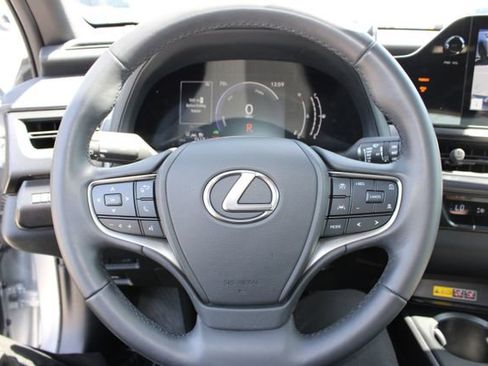 Used 2025 Lexus UX 300h FWD image 16