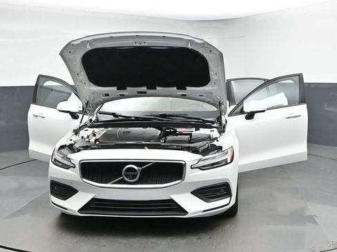 Used 2020 Volvo S60 T5 Momentum FWD image 46